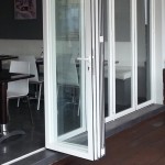 Puertas, ventanas y persianas en aluminio plegables en acordeón